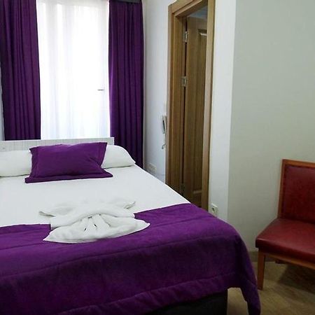 Arya Hotel Istanboel Buitenkant foto